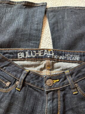 Bullhead Newport Skinny Flare Jeans in Dark Wash Blue, Size 2 equivalent (NwoT)